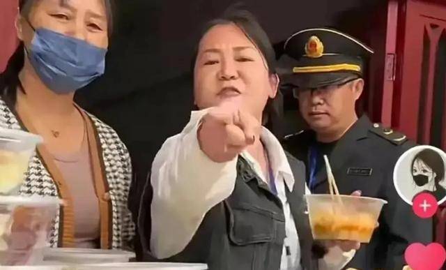 菏泽凉皮事件反转？同是好客山东和淄博烧烤一比手法太嫩了！(图1)